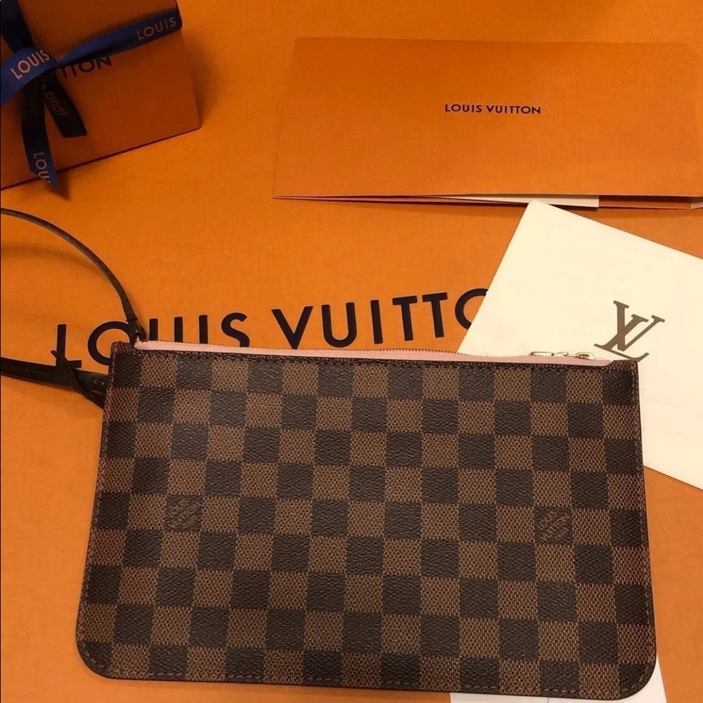 ❌ SOLD ❌ Louis Vuitton Neverfull Pouch